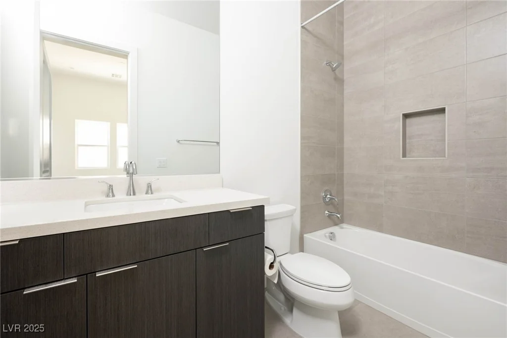 10921 ROSSA PEAK, Las Vegas, NV 89135