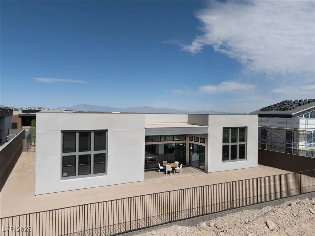 10921 ROSSA PEAK, Las Vegas, NV 89135