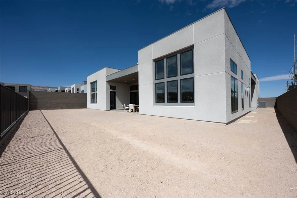 10921 ROSSA PEAK, Las Vegas, NV 89135