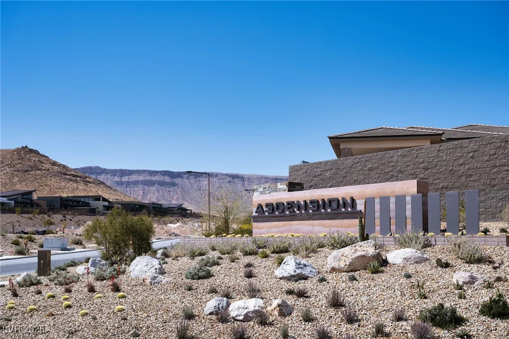 10921 ROSSA PEAK, Las Vegas, NV 89135
