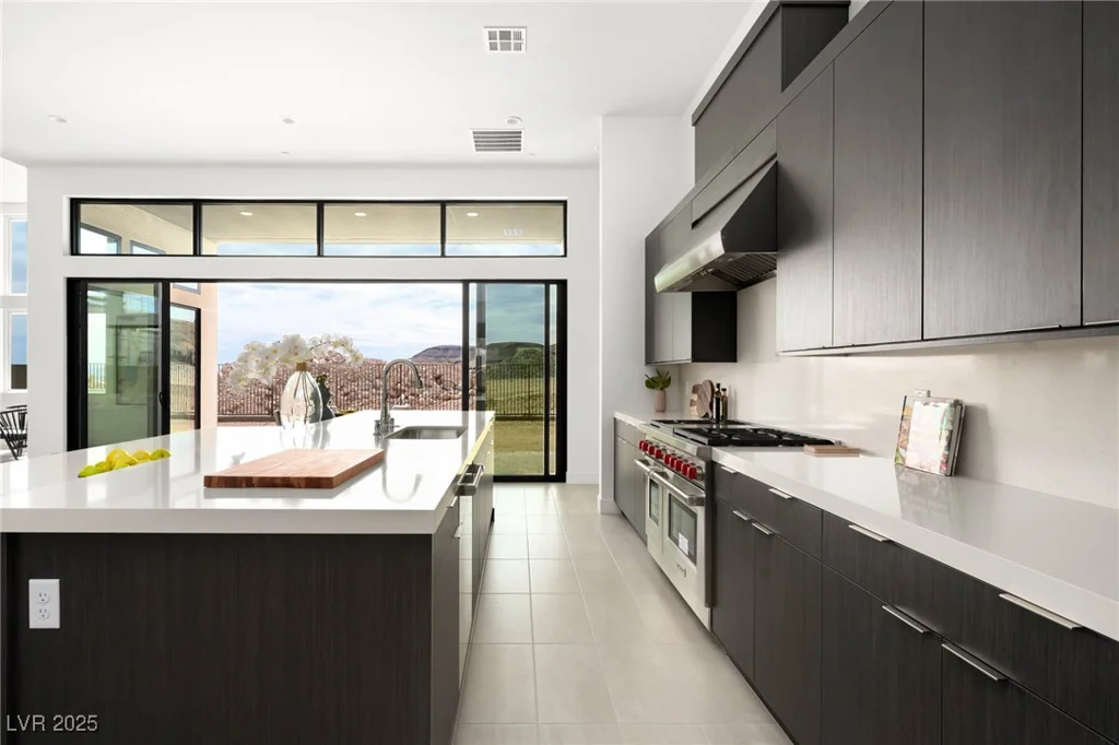 10921 ROSSA PEAK, Las Vegas, NV 89135