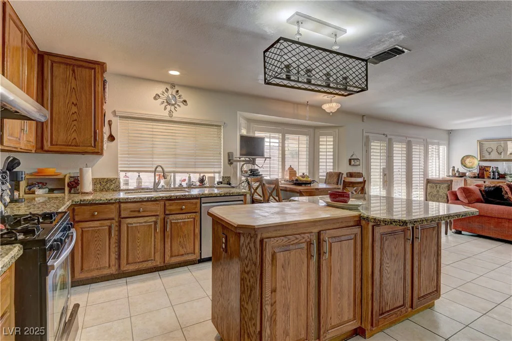 9909 Barrier Reef, Las Vegas, NV 89117