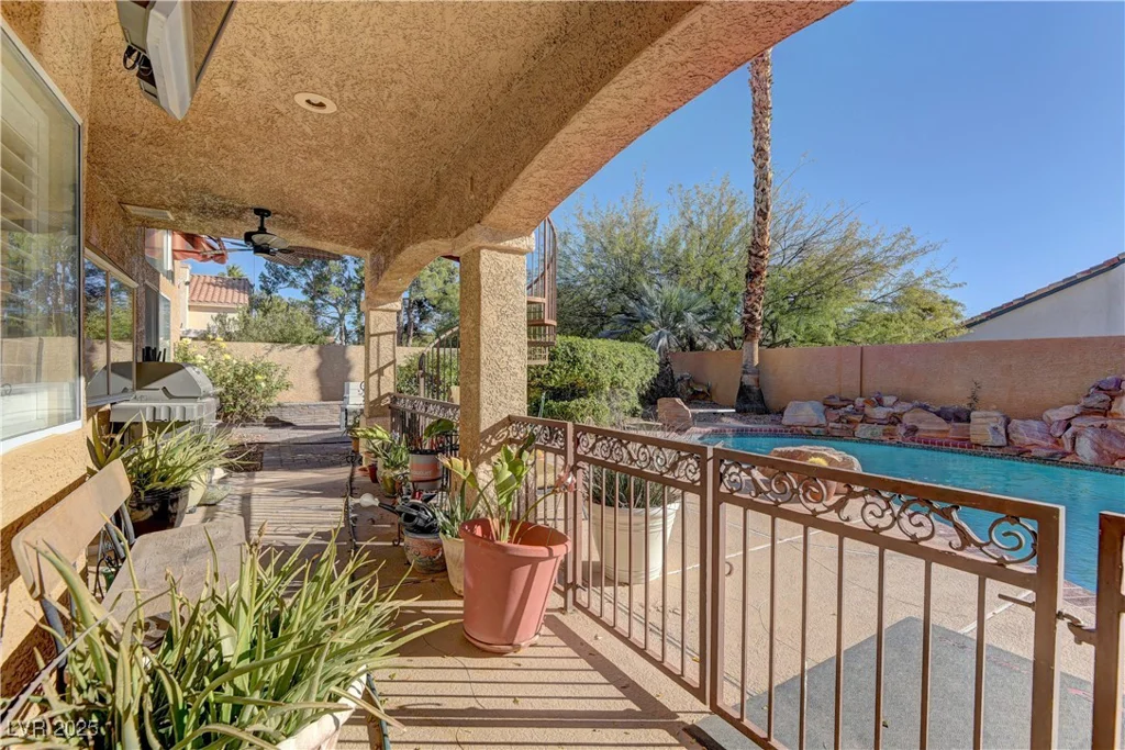 9909 Barrier Reef, Las Vegas, NV 89117