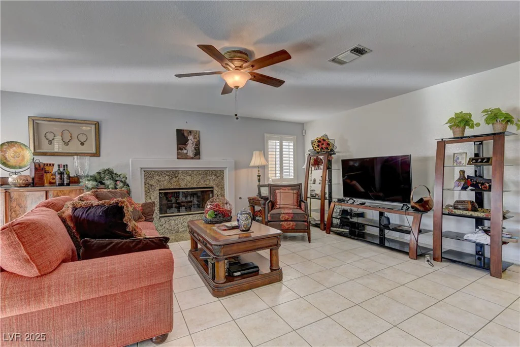 9909 Barrier Reef, Las Vegas, NV 89117
