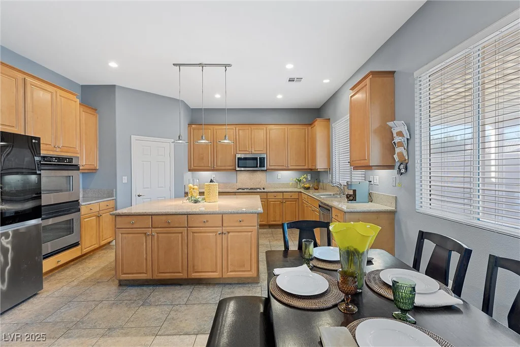 7232 Frontier Hills, Las Vegas, NV 89113