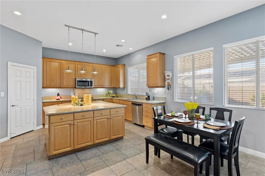 7232 Frontier Hills, Las Vegas, NV 89113