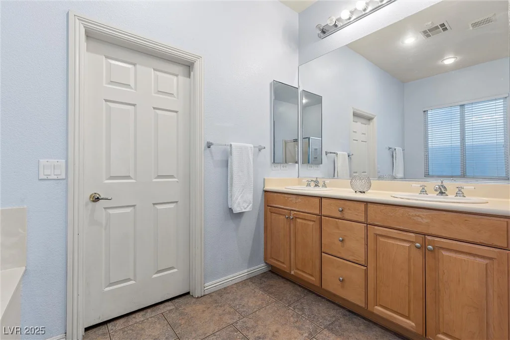 7232 Frontier Hills, Las Vegas, NV 89113