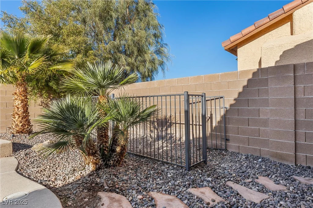 7232 Frontier Hills, Las Vegas, NV 89113