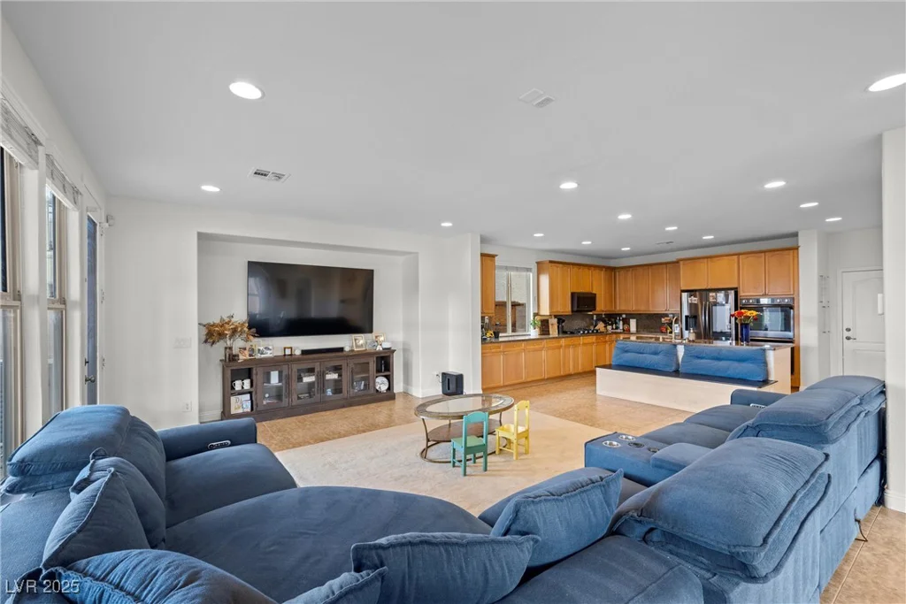 7825 Alameda Creek, Las Vegas, NV 89113
