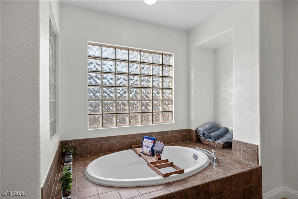 7825 Alameda Creek, Las Vegas, NV 89113