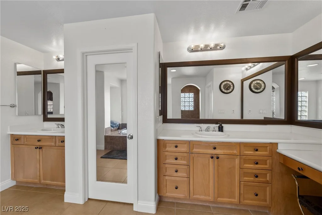7825 Alameda Creek, Las Vegas, NV 89113
