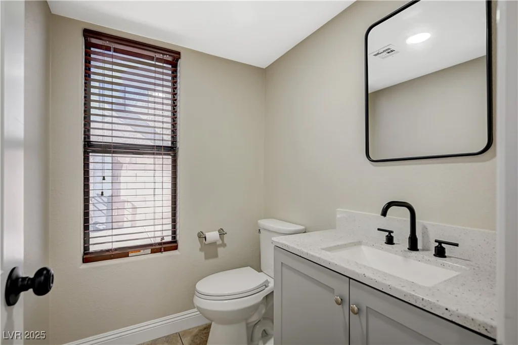 1904 Roxbury, Las Vegas, NV 89119