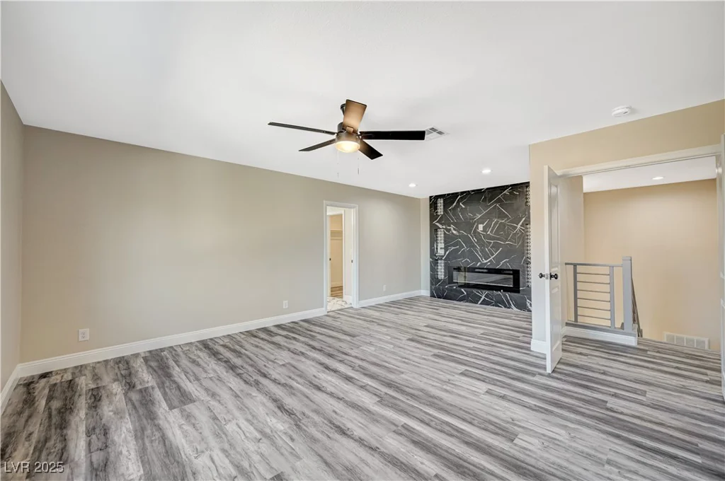 1904 Roxbury, Las Vegas, NV 89119