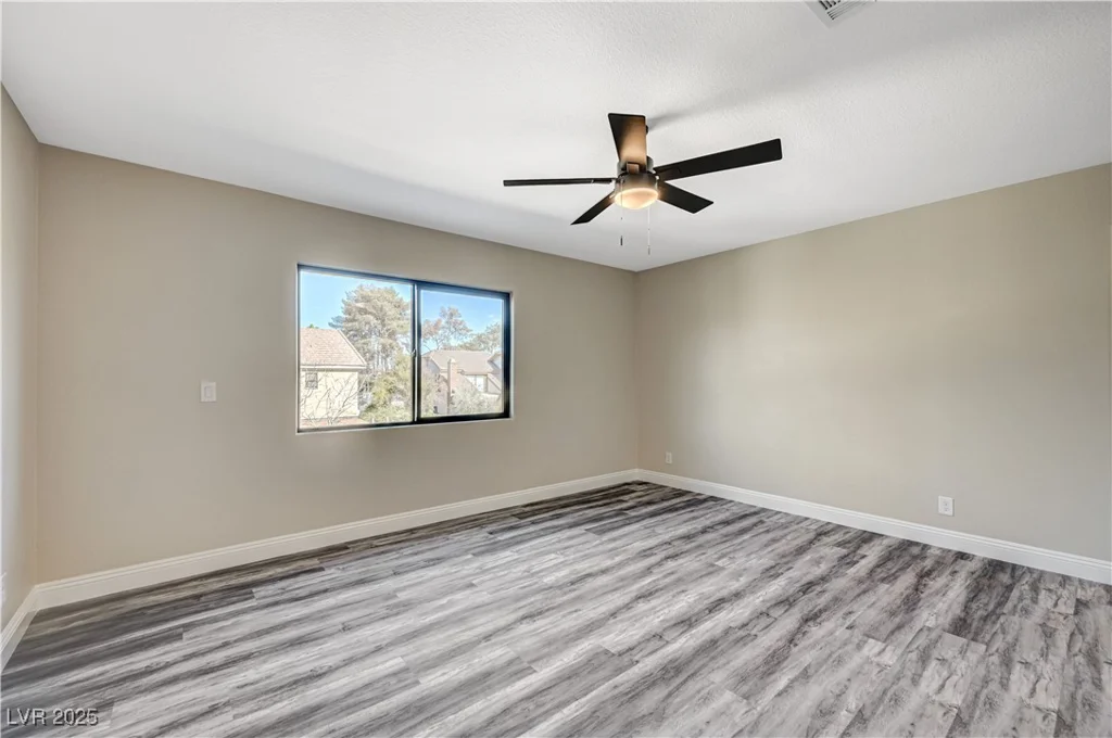 1904 Roxbury, Las Vegas, NV 89119