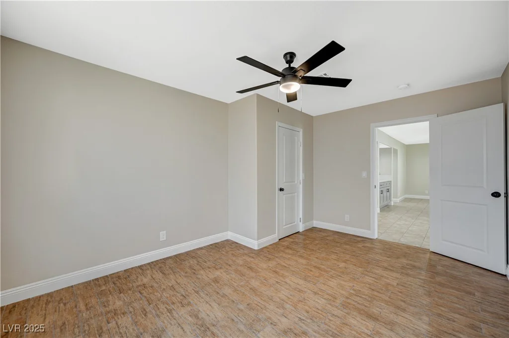 1904 Roxbury, Las Vegas, NV 89119