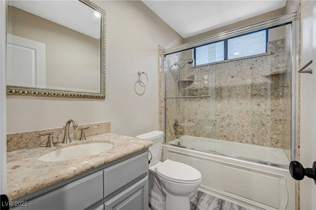1904 Roxbury, Las Vegas, NV 89119