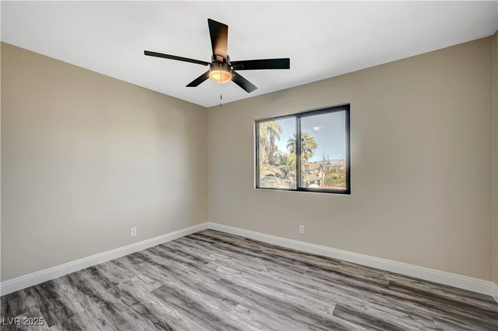 1904 Roxbury, Las Vegas, NV 89119