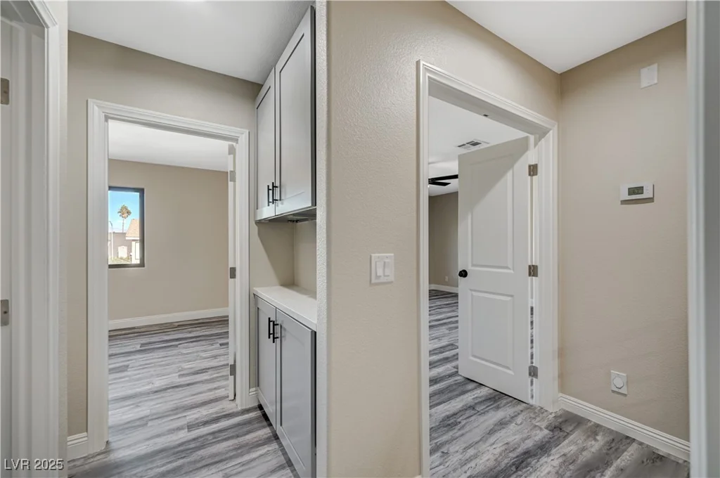 1904 Roxbury, Las Vegas, NV 89119