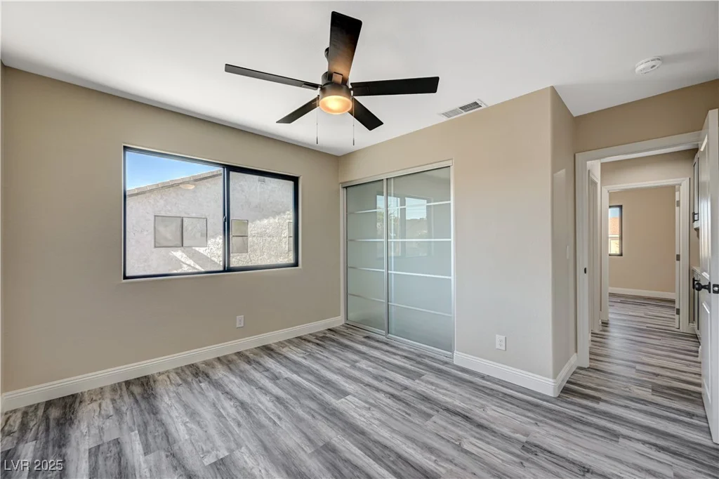 1904 Roxbury, Las Vegas, NV 89119