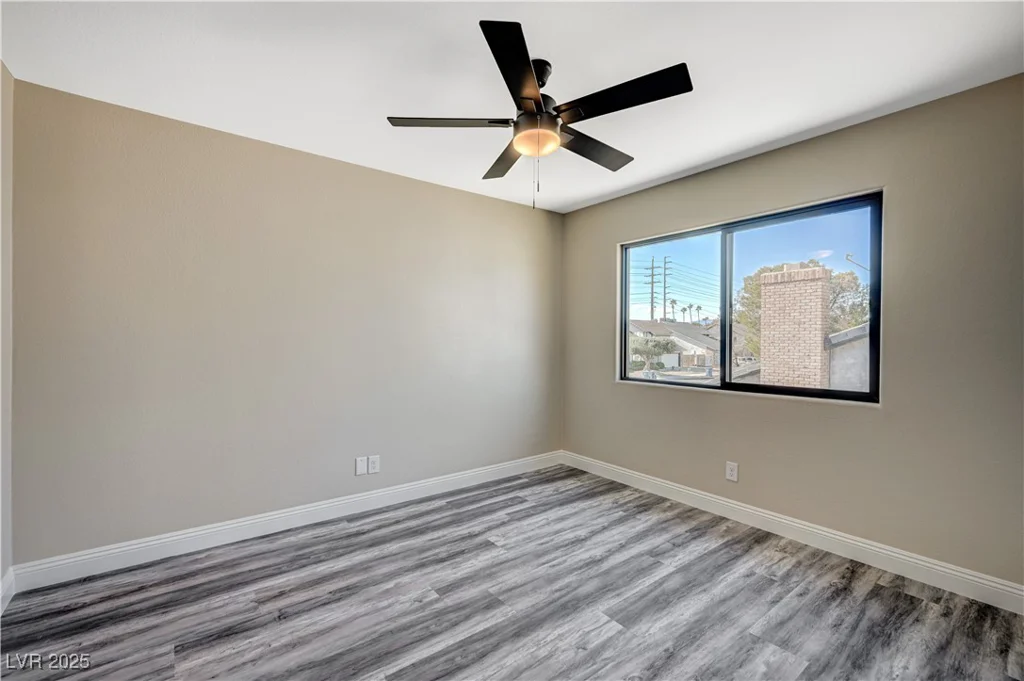 1904 Roxbury, Las Vegas, NV 89119