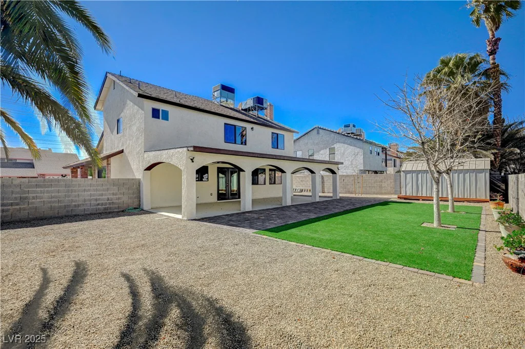 1904 Roxbury, Las Vegas, NV 89119