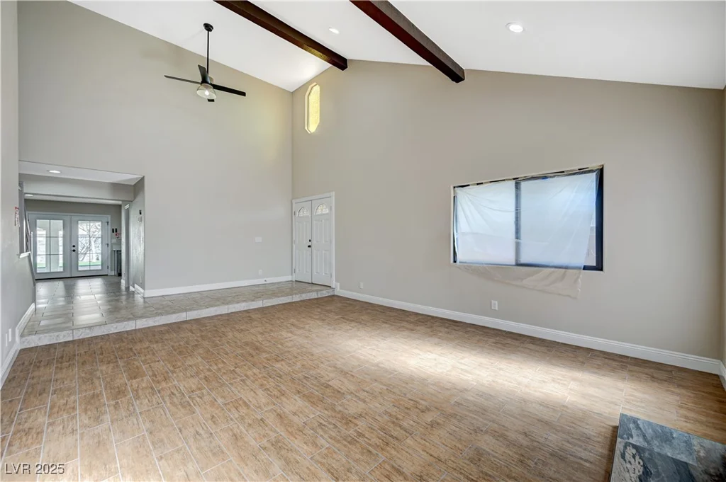 1904 Roxbury, Las Vegas, NV 89119