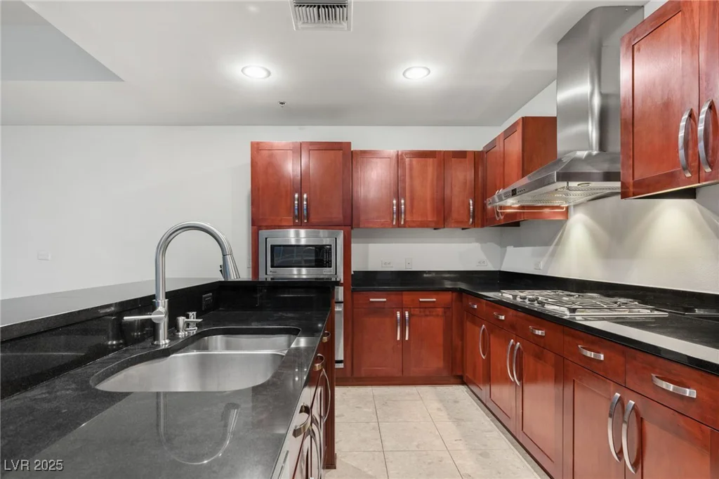 4575 Dean Martin, Las Vegas, NV 89103