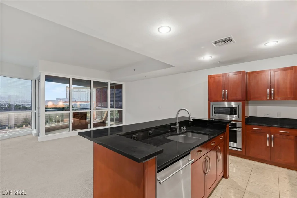 4575 Dean Martin, Las Vegas, NV 89103