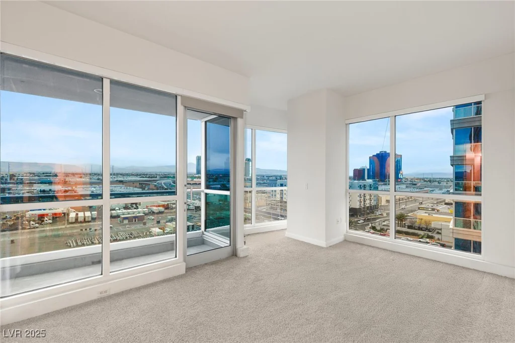 4575 Dean Martin, Las Vegas, NV 89103