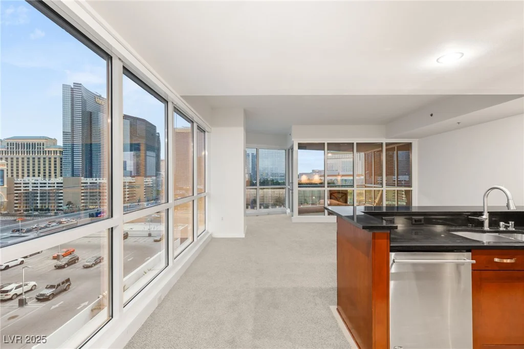 4575 Dean Martin, Las Vegas, NV 89103