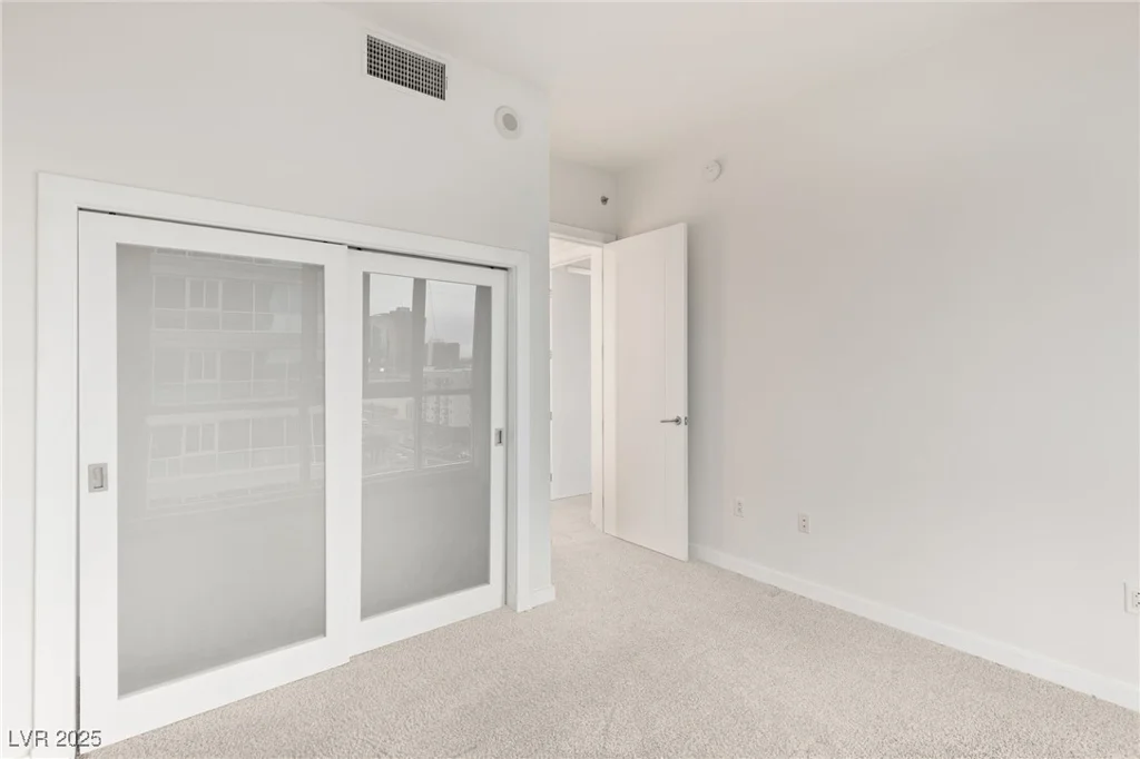 4575 Dean Martin, Las Vegas, NV 89103