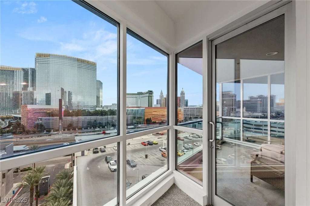 4575 Dean Martin, Las Vegas, NV 89103