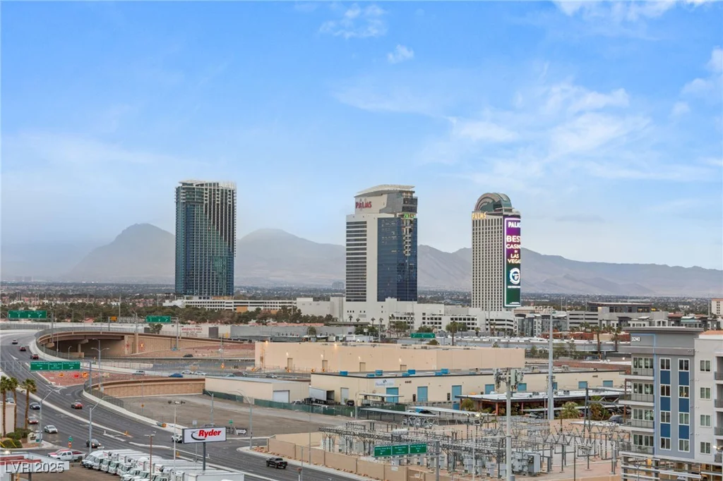 4575 Dean Martin, Las Vegas, NV 89103