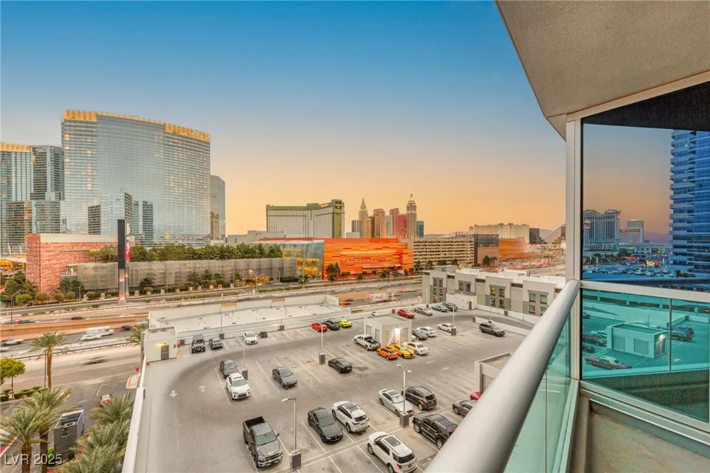 4575 Dean Martin, Las Vegas, NV 89103