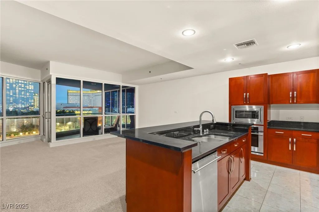 4575 Dean Martin, Las Vegas, NV 89103