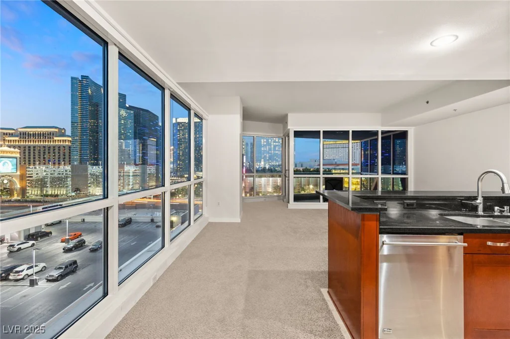 4575 Dean Martin, Las Vegas, NV 89103