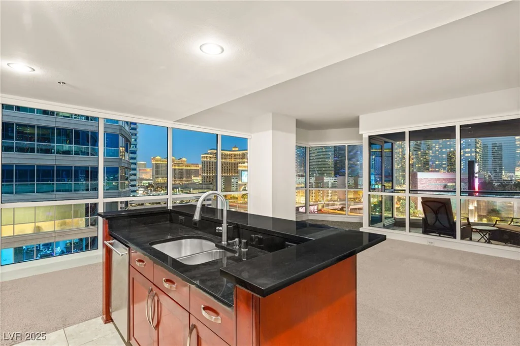 4575 Dean Martin, Las Vegas, NV 89103