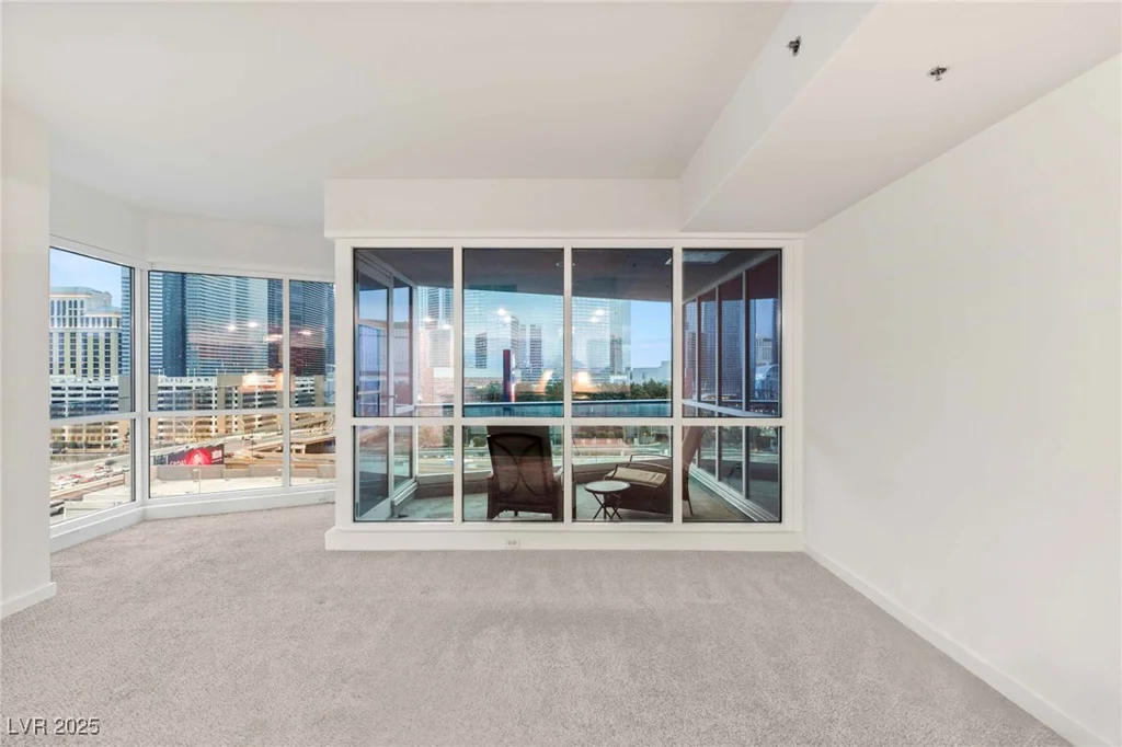 4575 Dean Martin, Las Vegas, NV 89103