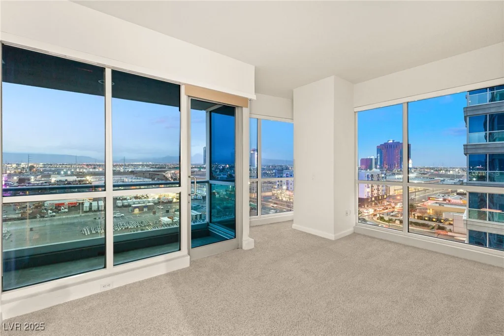 4575 Dean Martin, Las Vegas, NV 89103