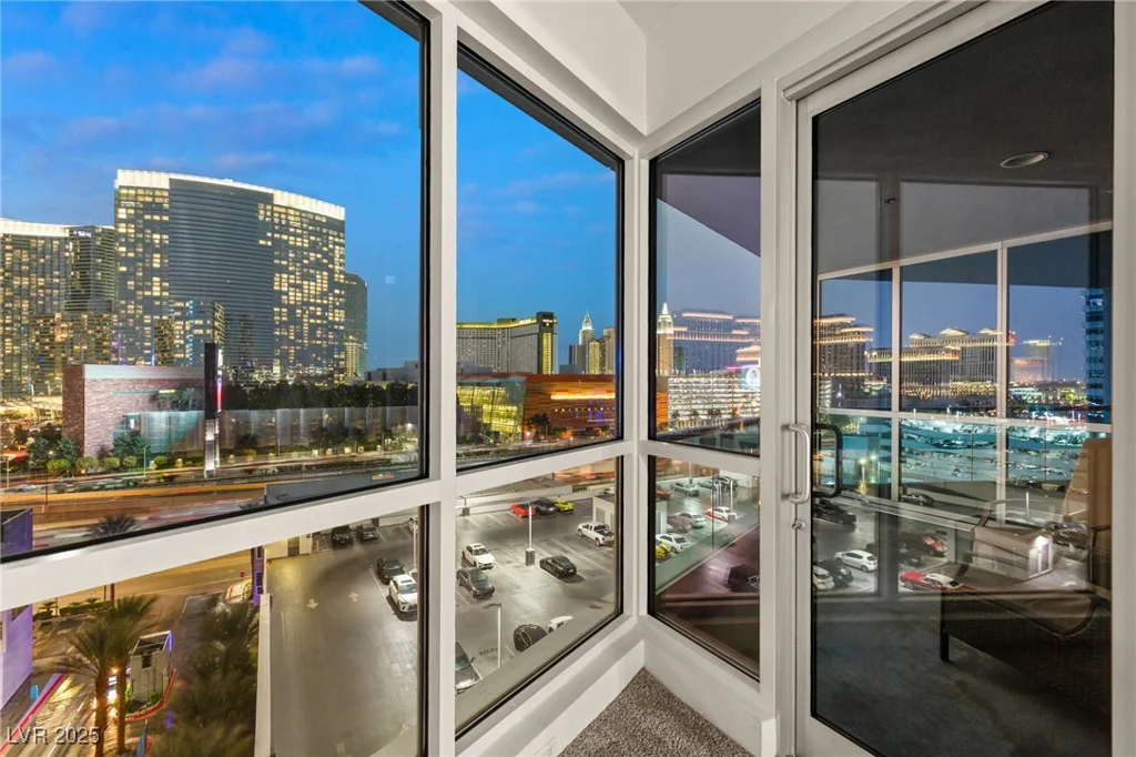 4575 Dean Martin, Las Vegas, NV 89103