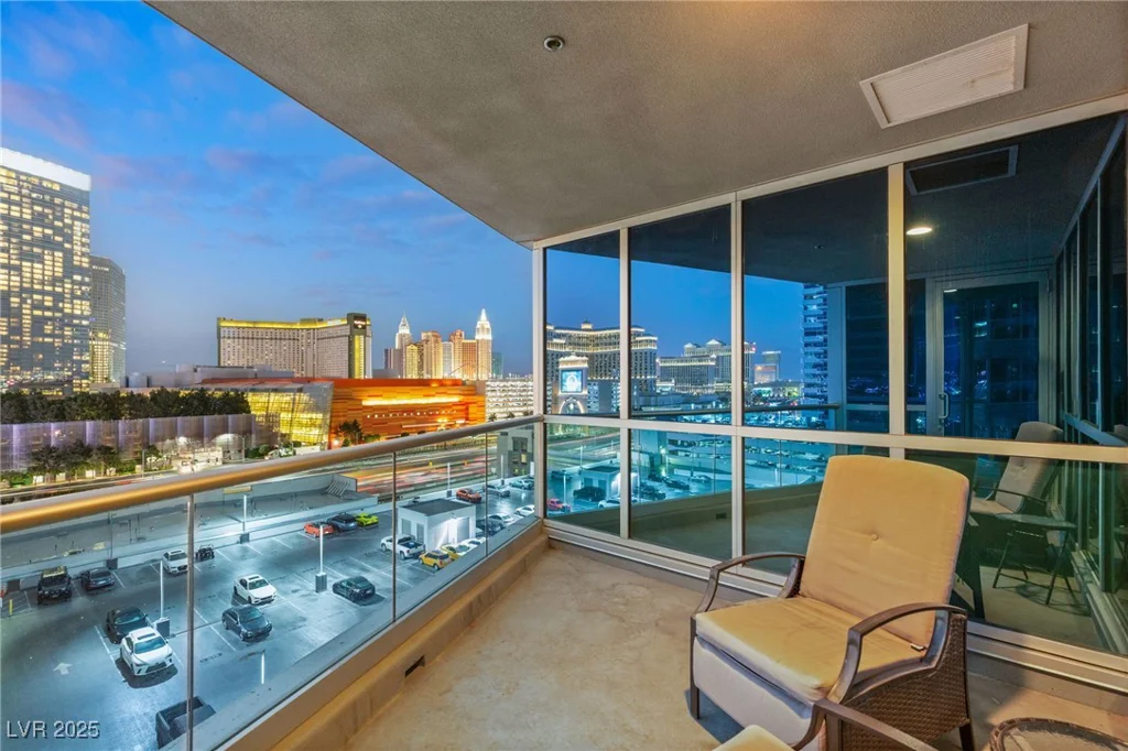 4575 Dean Martin, Las Vegas, NV 89103