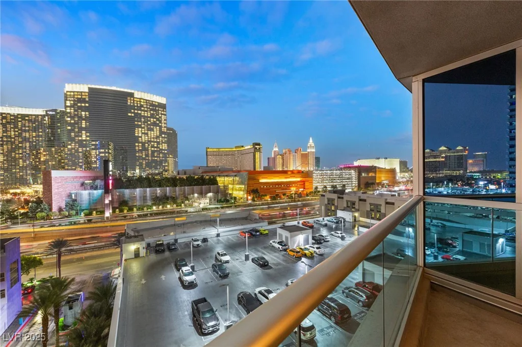 4575 Dean Martin, Las Vegas, NV 89103