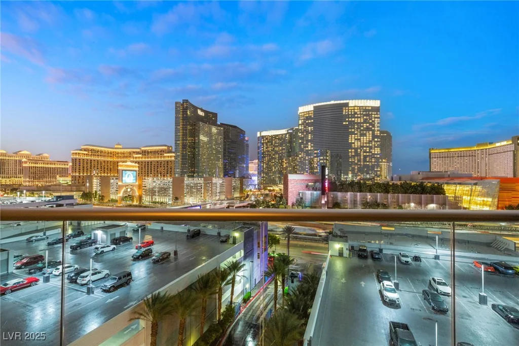 4575 Dean Martin, Las Vegas, NV 89103