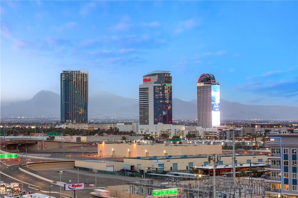 4575 Dean Martin, Las Vegas, NV 89103