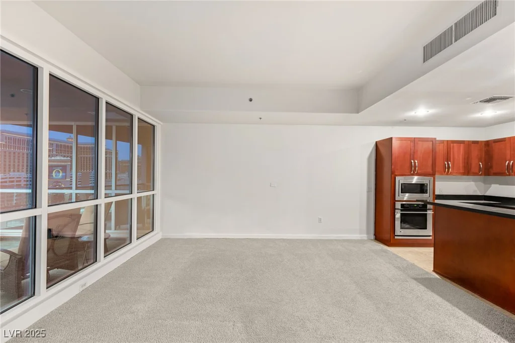 4575 Dean Martin, Las Vegas, NV 89103