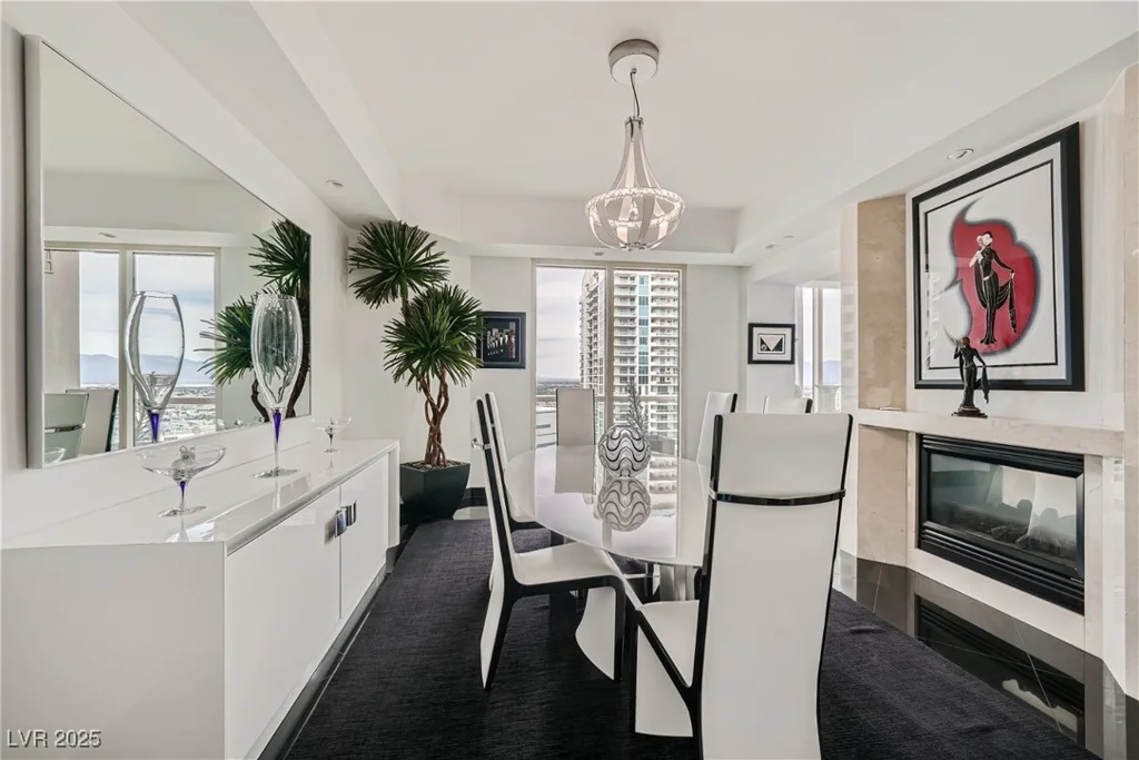 2857 Paradise, Las Vegas, NV 89109