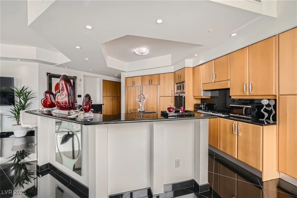 2857 Paradise, Las Vegas, NV 89109