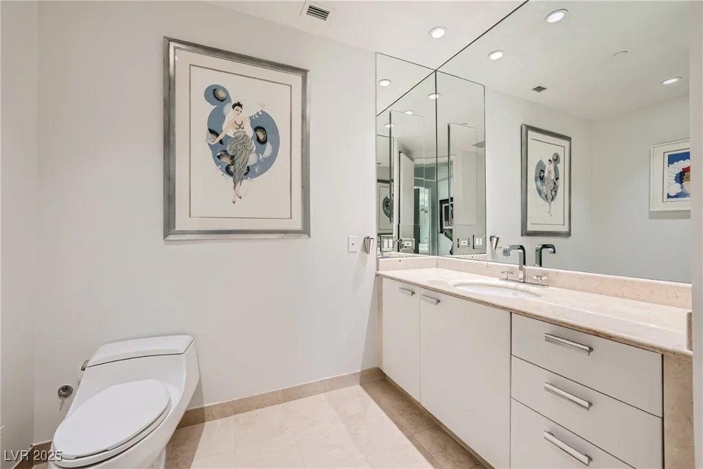2857 Paradise, Las Vegas, NV 89109