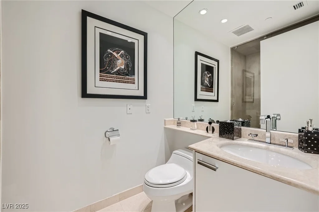 2857 Paradise, Las Vegas, NV 89109