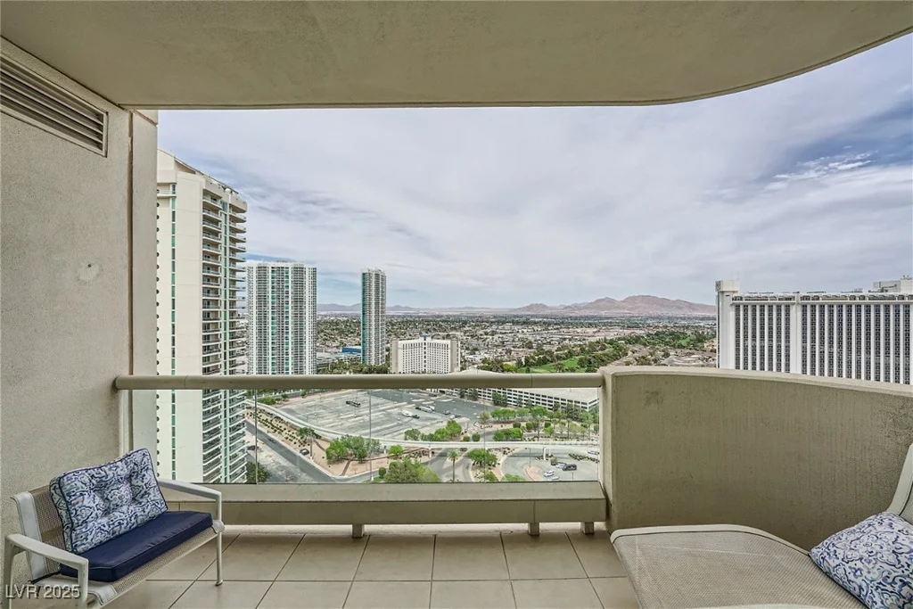 2857 Paradise, Las Vegas, NV 89109